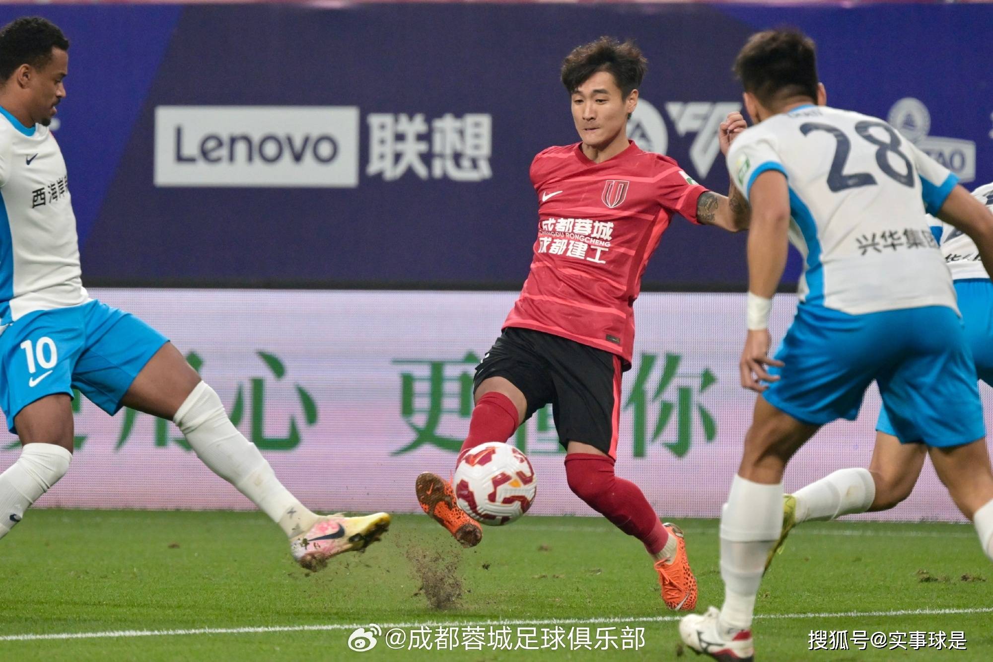 今晚意甲传出新动向,上海海港再遭质疑,管理层表态:压力陡增,身体对抗强度拉满的简单介绍 今晚意甲传出新动向,上海海港再遭质疑,管理层表态:压力陡增,身体对抗强度拉满的简单介绍