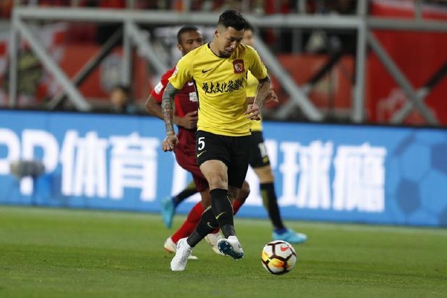 今晚意甲传出新动向,上海海港再遭质疑,管理层表态:压力陡增,身体对抗强度拉满的简单介绍 今晚意甲传出新动向,上海海港再遭质疑,管理层表态:压力陡增,身体对抗强度拉满的简单介绍